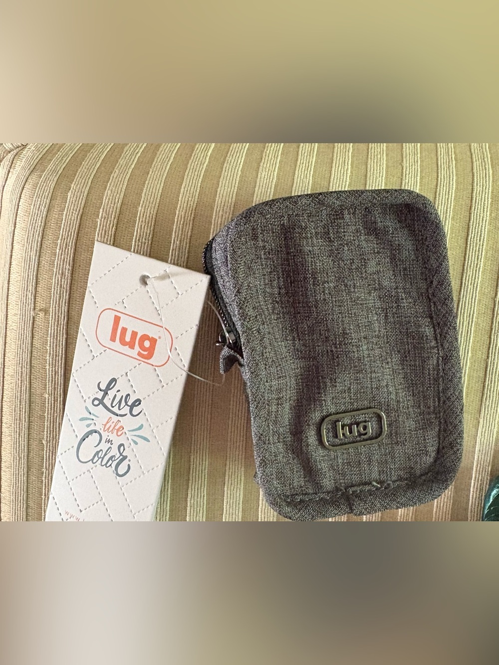 Lug Drizzle Mini Zip Storage Pouch
Color: Heather Grey NWT